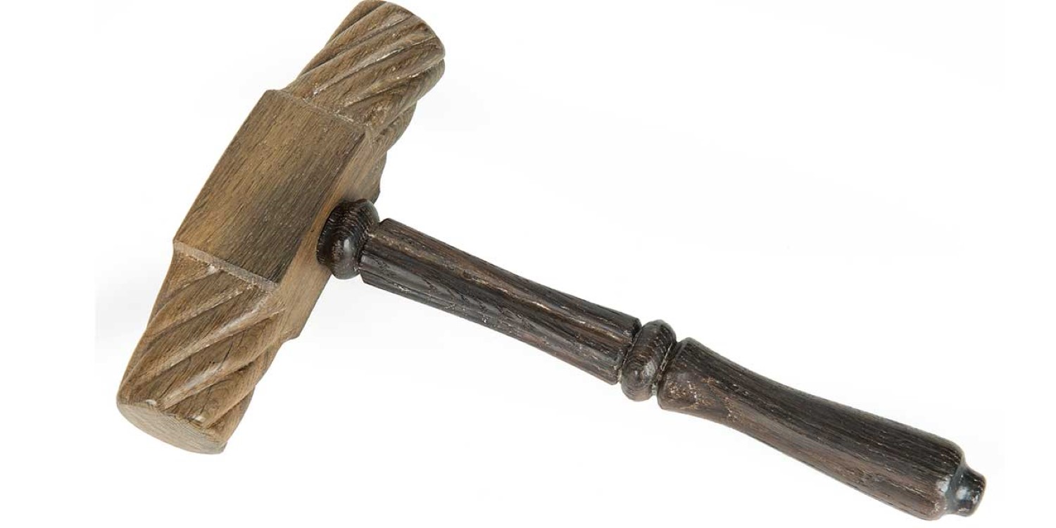 En klubba av svartek. Foto: Anneli Karlsson, SMTM.