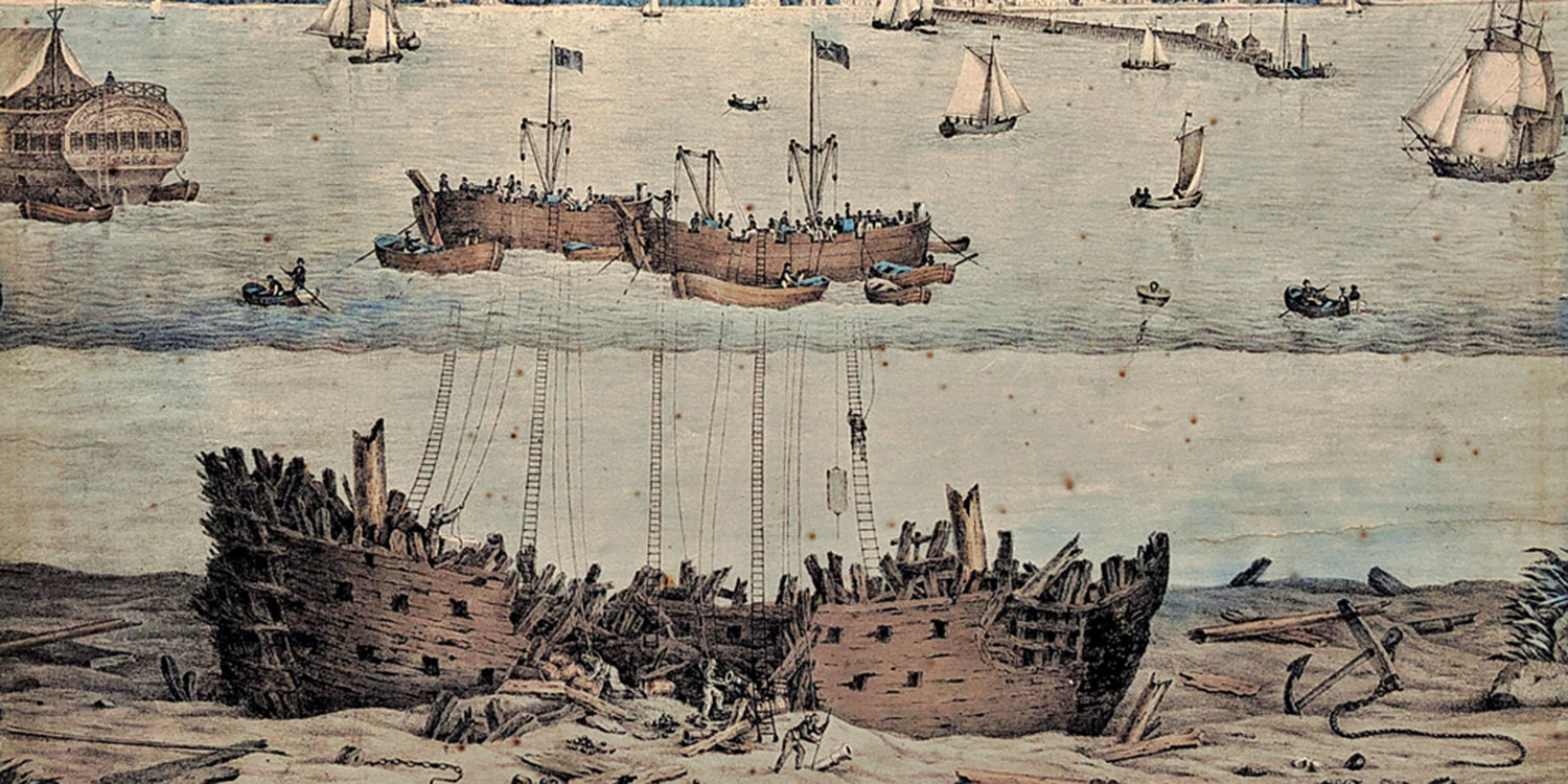 En illustration över ett vrak som syns på havsbotten och två mindre skepp på vattenytan som ser ut att försöka bärga det.